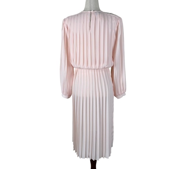 Monica Richards Pale Pink Pleated Dress - Picture 5 of 8